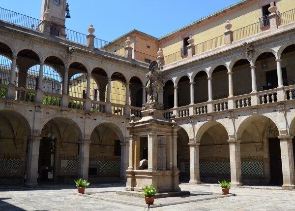 EUniv participates in the birth of the Eiximenis magazine