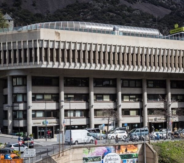 The eUniv promotes the creation of new state university degrees