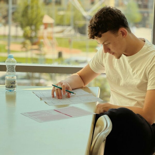 eUniv’s Bachelor’s Degrees in Humanities and Catalan Language Declared Equivalent to Spanish Degrees