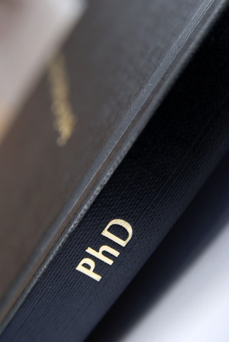 La eUniv inicia l’avaluació d’una nova tesi doctoral sobre la santificació del treball en la tradició cristiana
